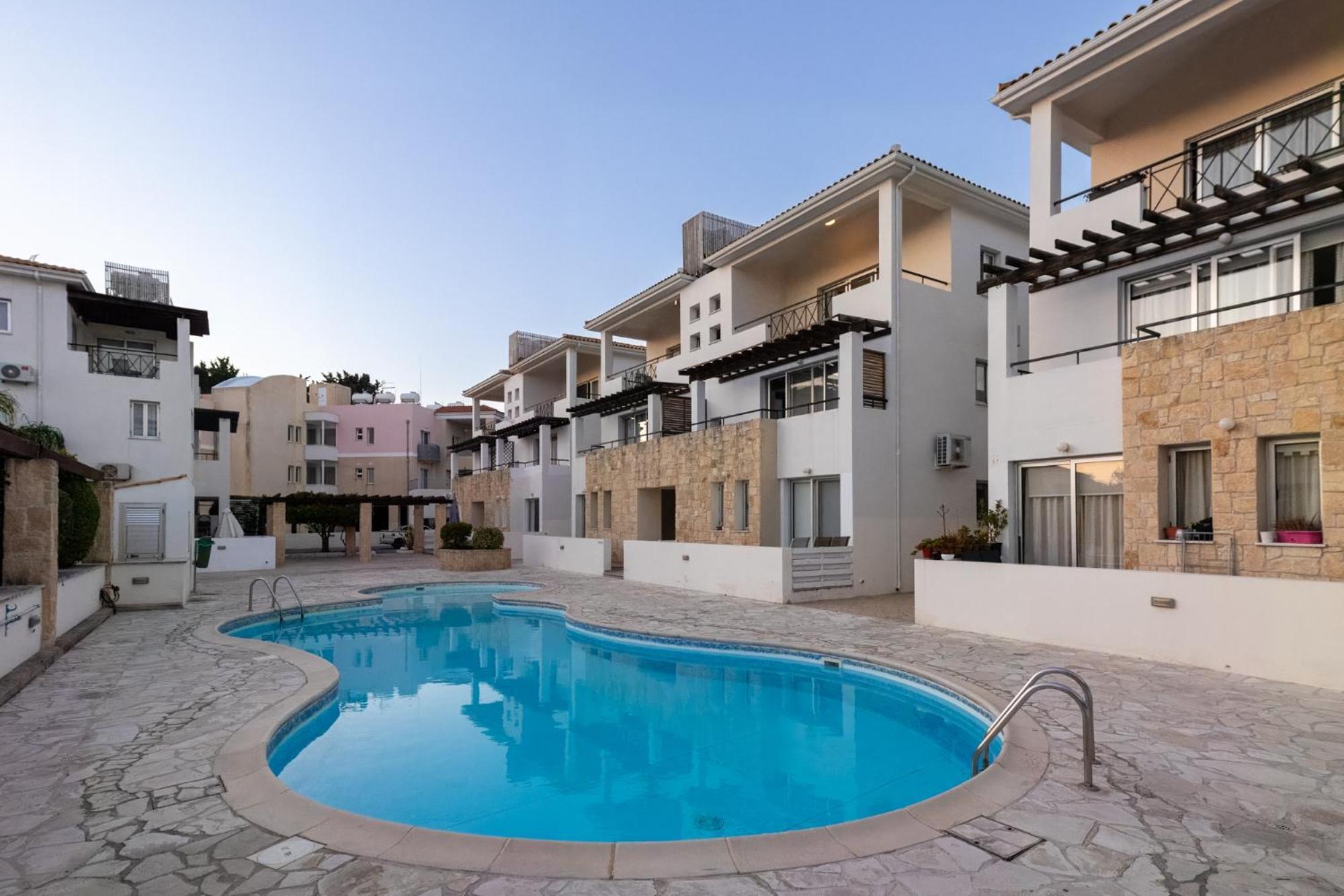 Nefeli Blue-Horizon 2B, Pool, Suites, Big Balconies Paphos Esterno foto