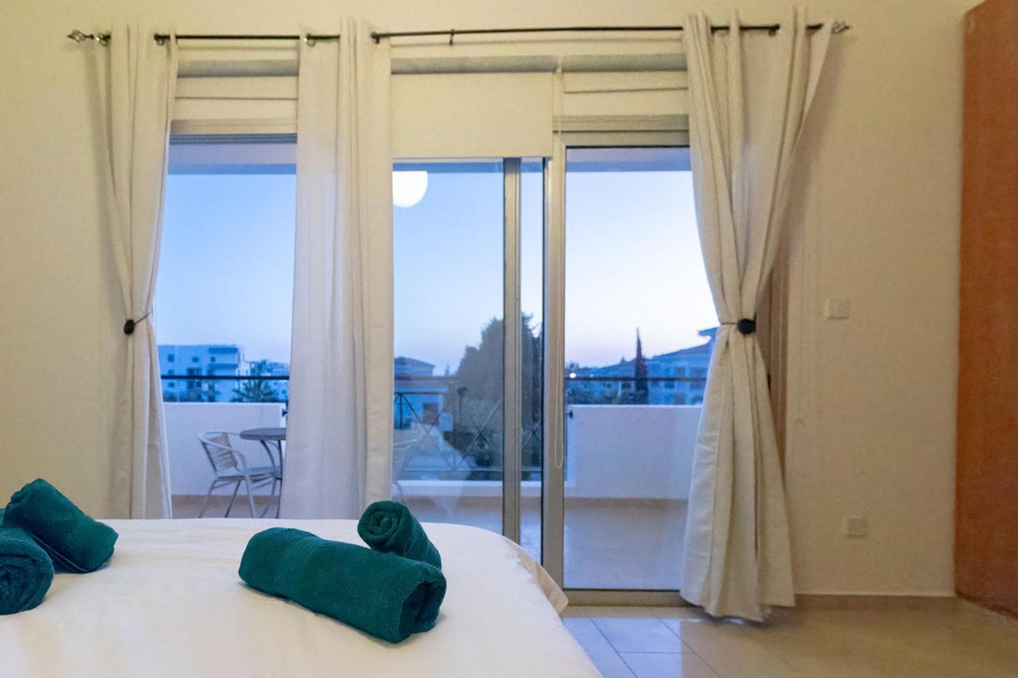 Nefeli Blue-Horizon 2B, Pool, Suites, Big Balconies Paphos Esterno foto